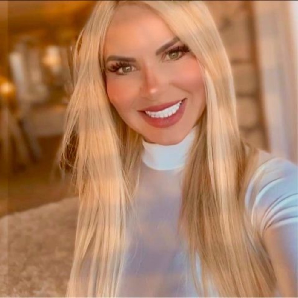 Meet your Posher, Cristiane